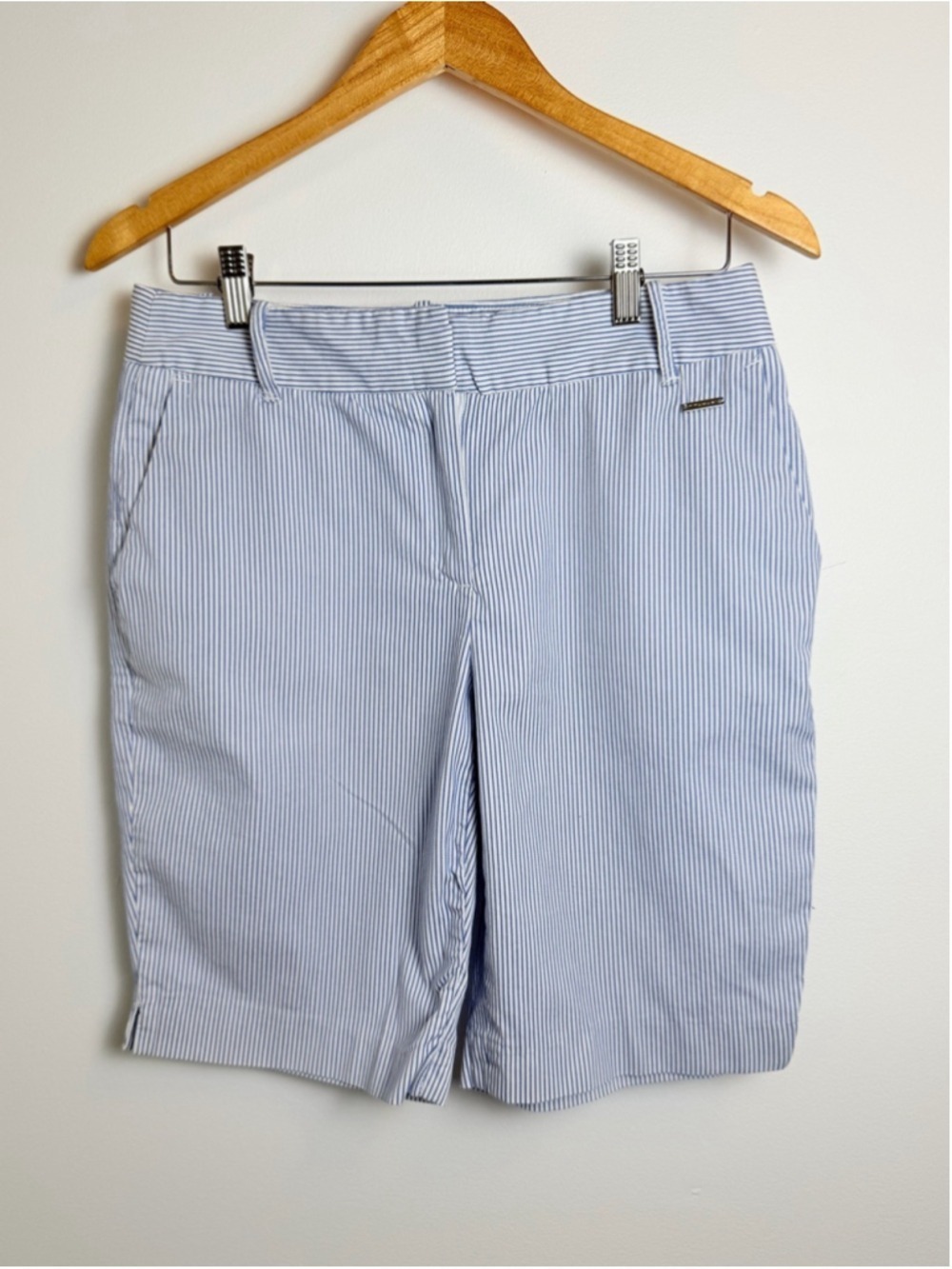 coastal preppy seersucker striped shorts tahari size 8